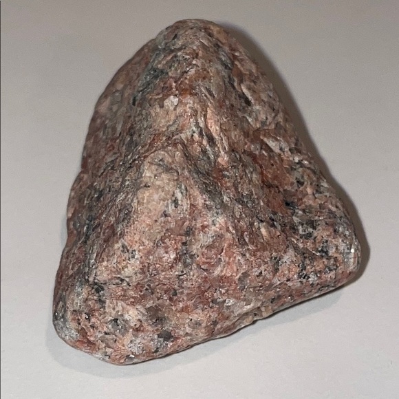 Australian Rough Granite with Aura Quartz Natural Pink and Gray Stone - Picture 4 of 6